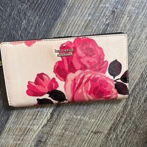 Euc Kate Spade Rose Print Wallet - Pink and Cream valentines is coming